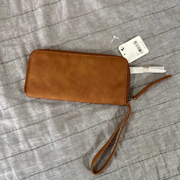 Free People Wallet - Picture 2 of 3